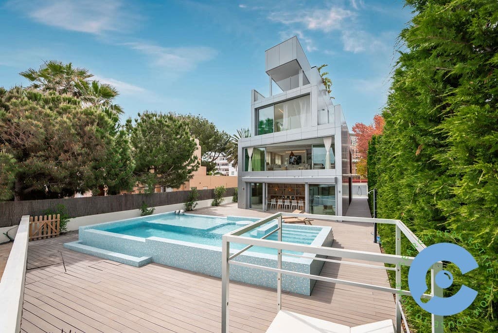 Huis met prachtig zeezicht en privé strand
