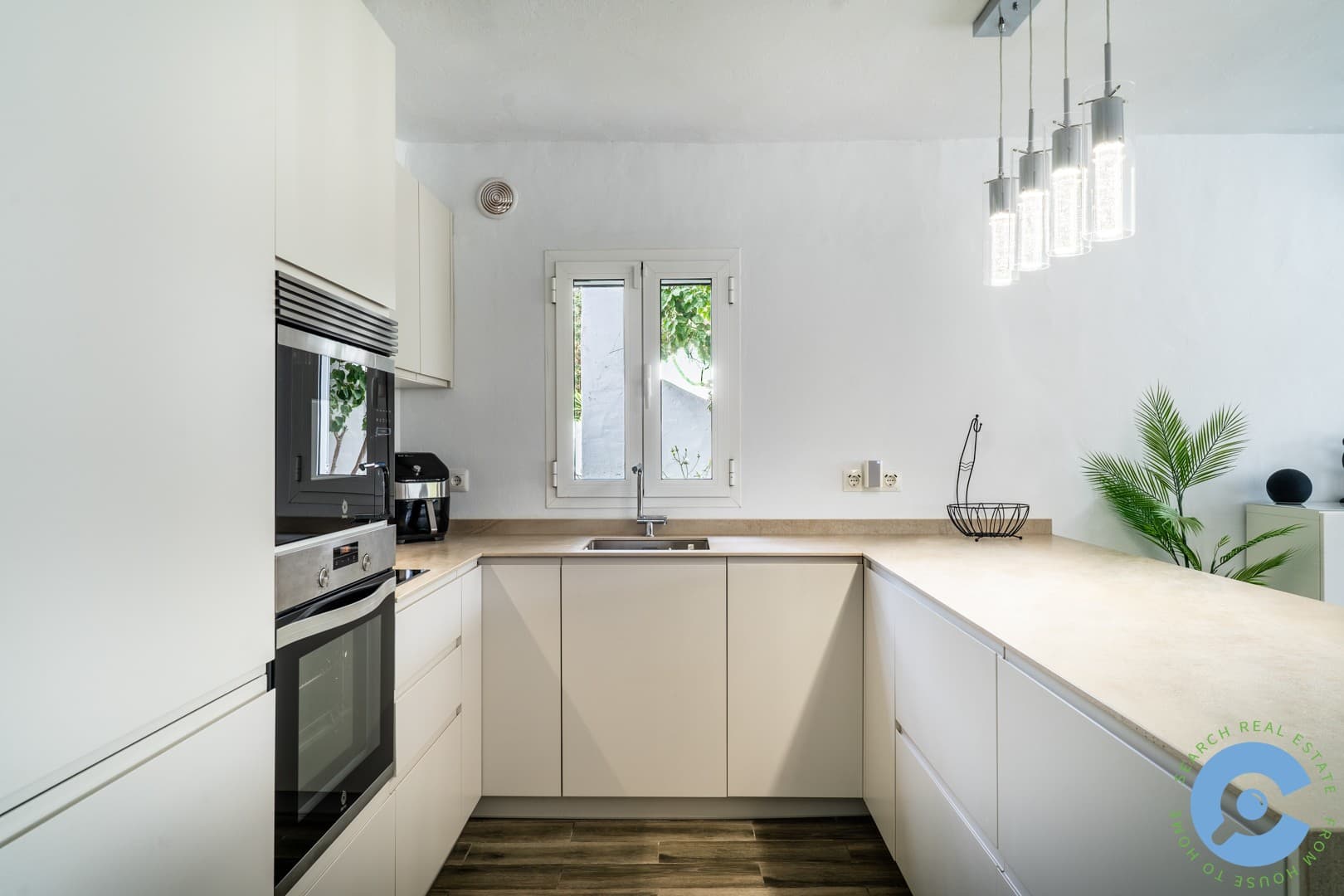 Instapklaar appartement met ruim terras 3
