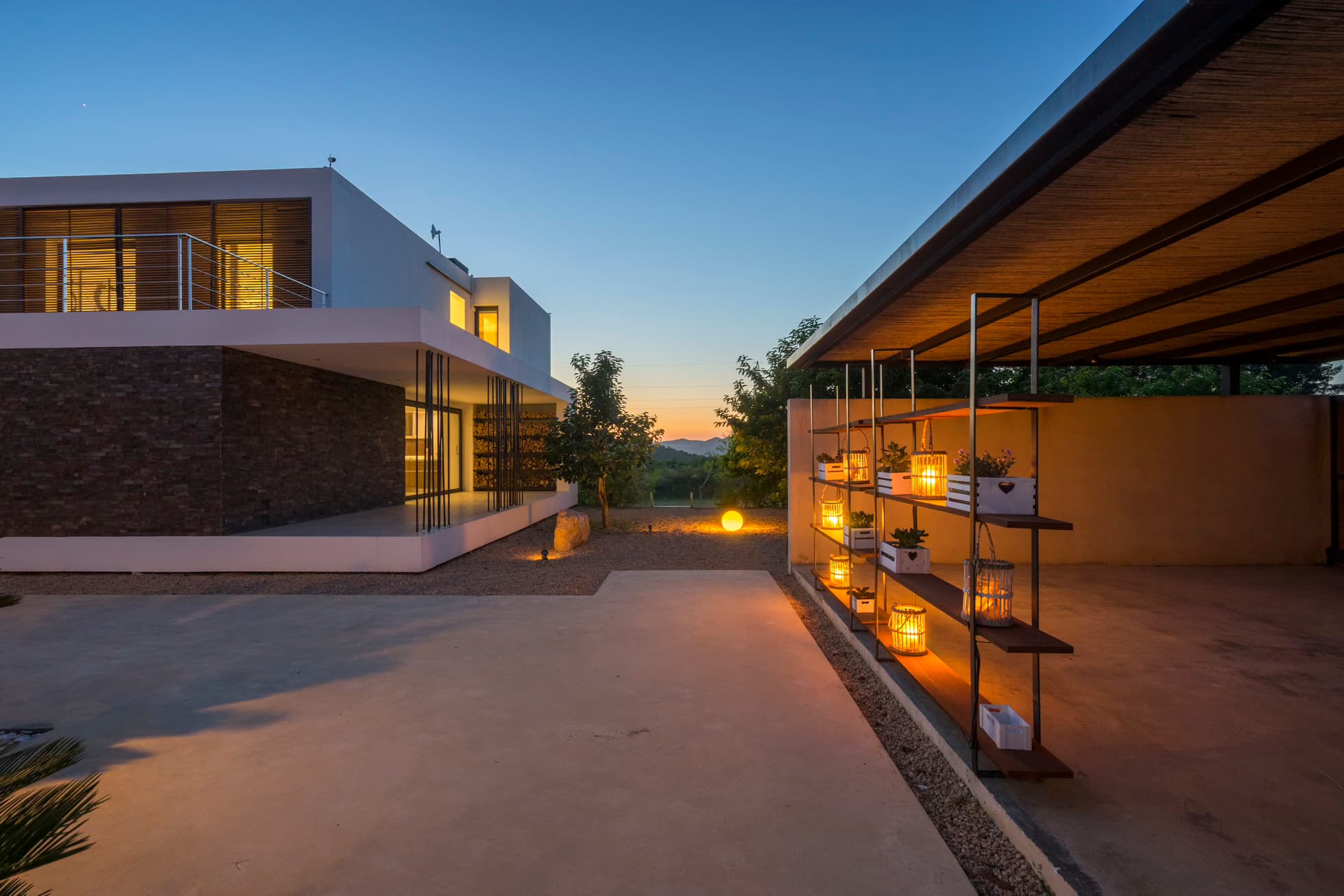 Moderne villa in groene vallei MET verhuurlicentie 18
