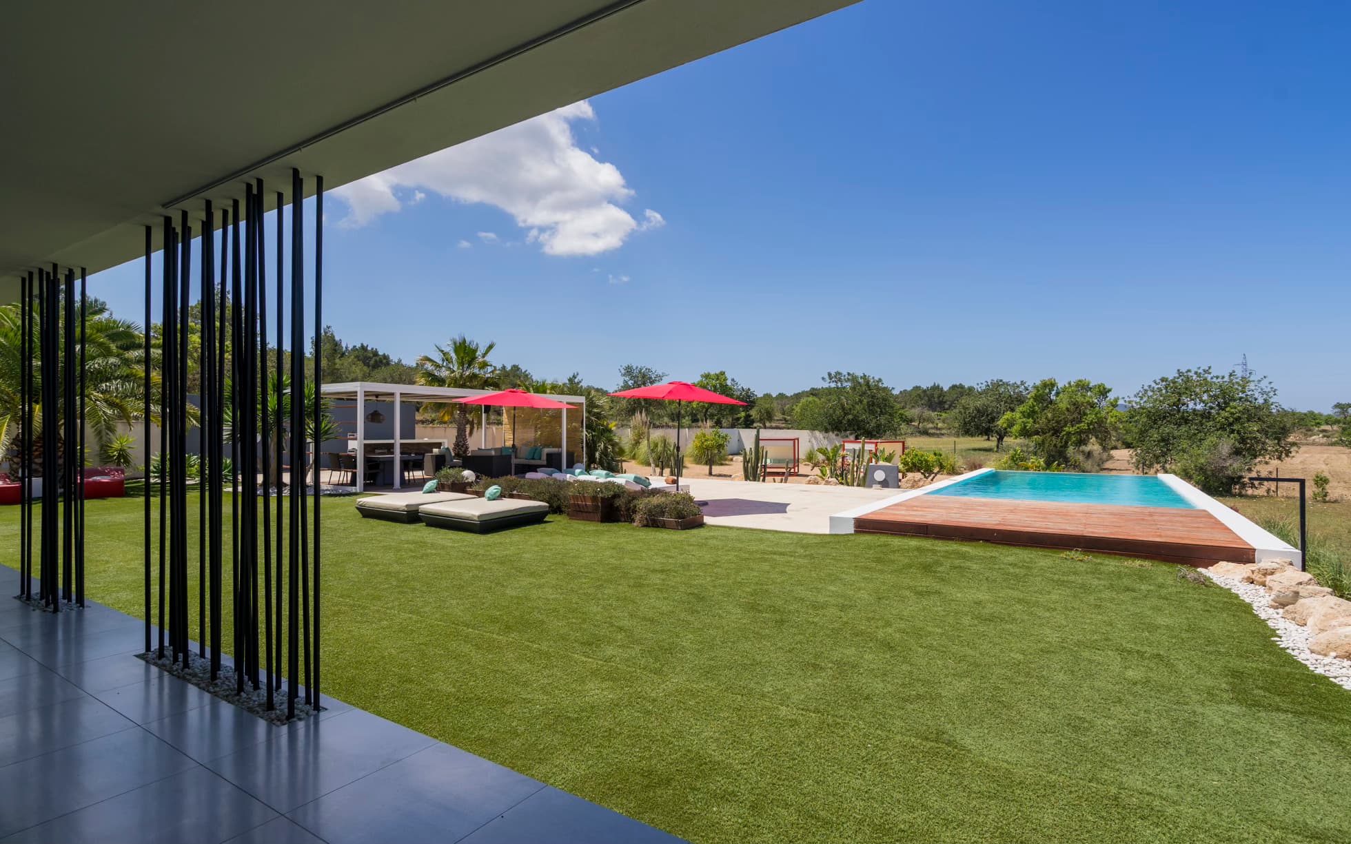 Moderne villa in groene vallei MET verhuurlicentie 4
