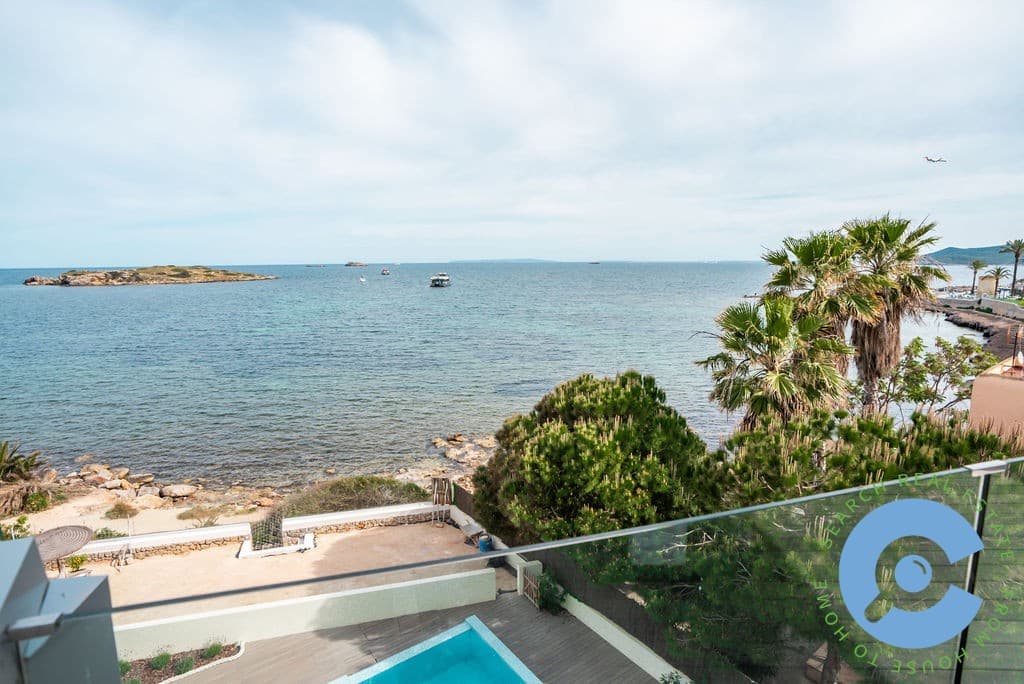 Huis met prachtig zeezicht en privé strand 26