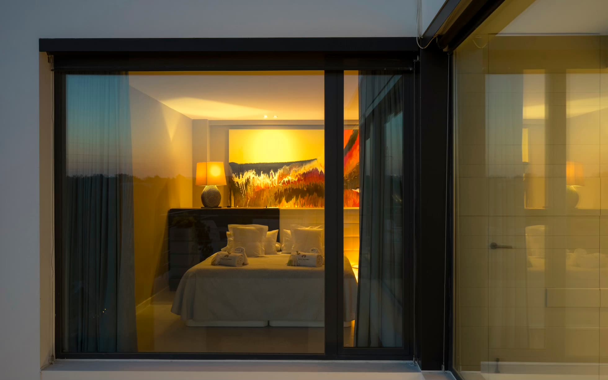 Moderne villa in groene vallei MET verhuurlicentie 17