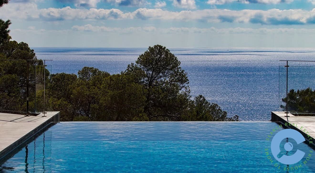 Luxe villa in het exclusieve Vista Alegre (Es Cubells)