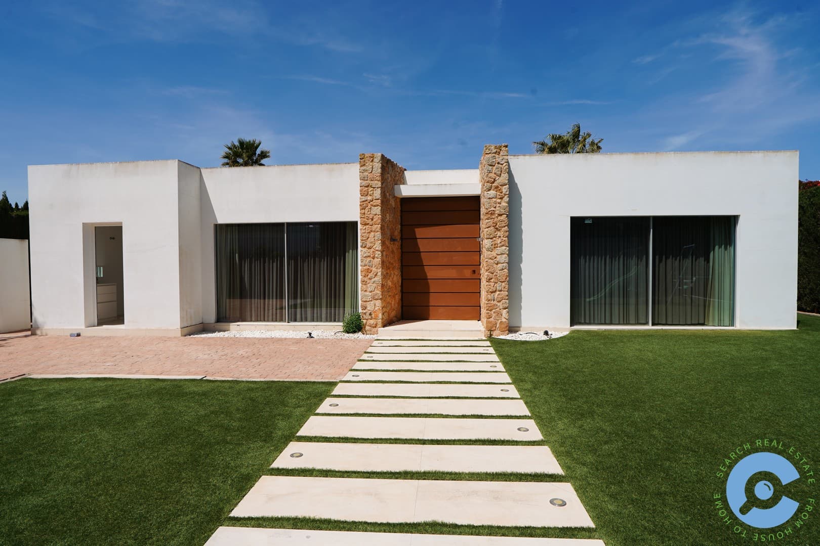 Luxe villa met infinity pool in gated community 14
