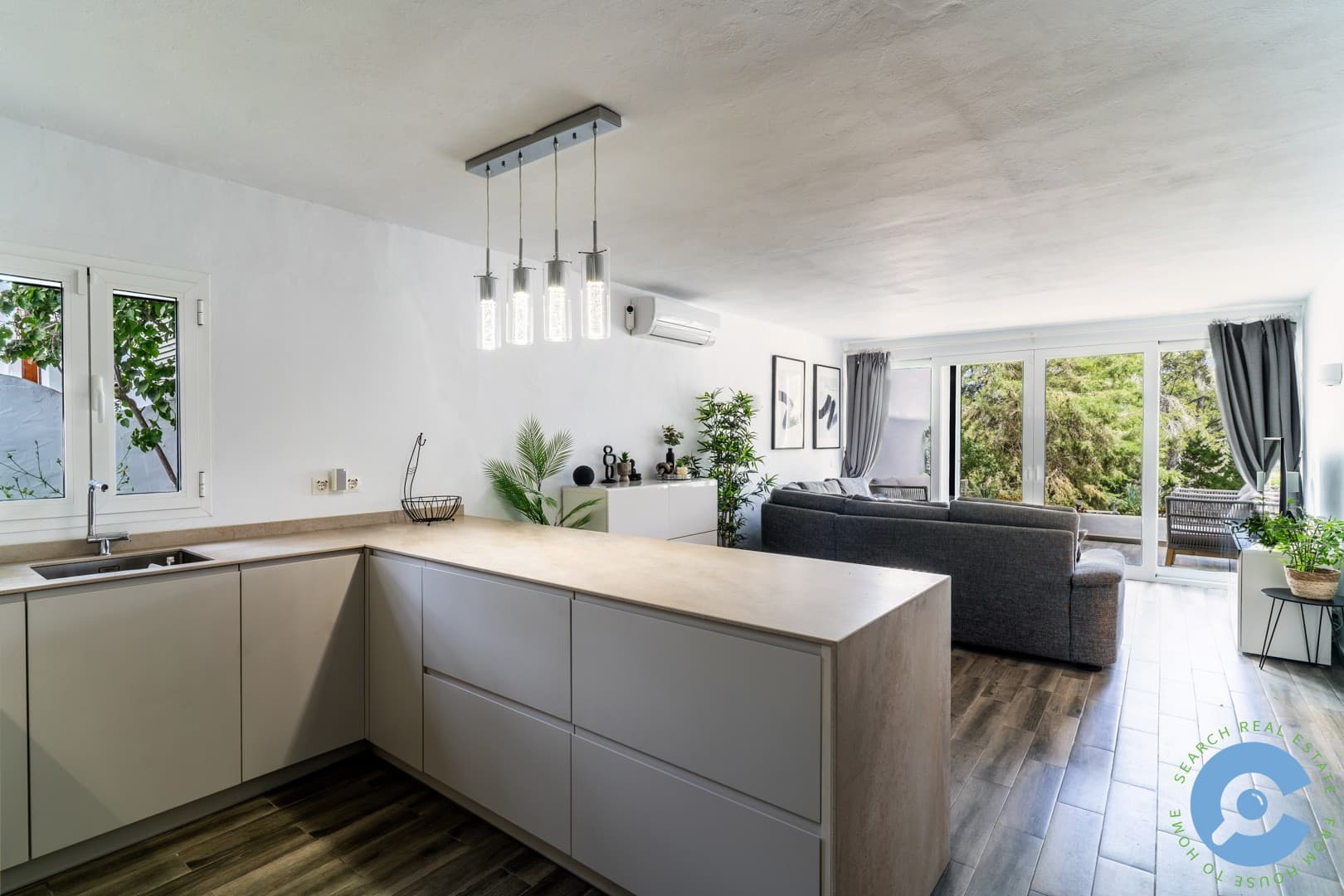 Instapklaar appartement met ruim terras 2