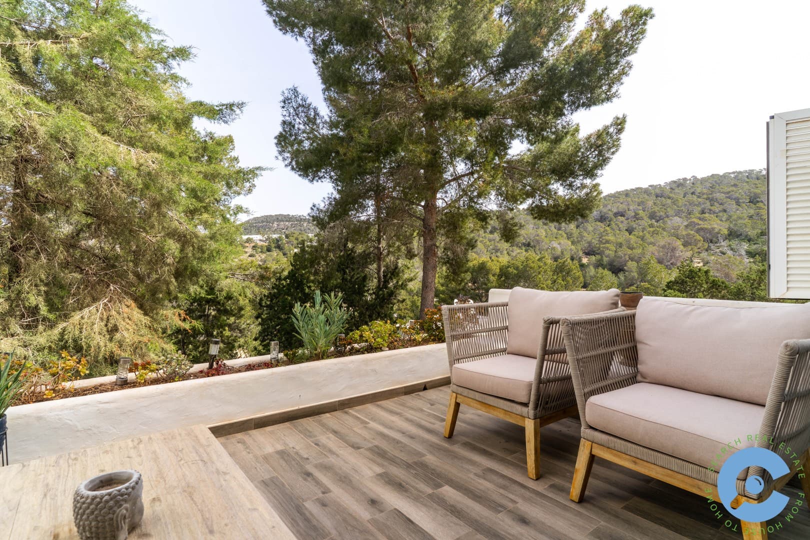 Instapklaar appartement met ruim terras